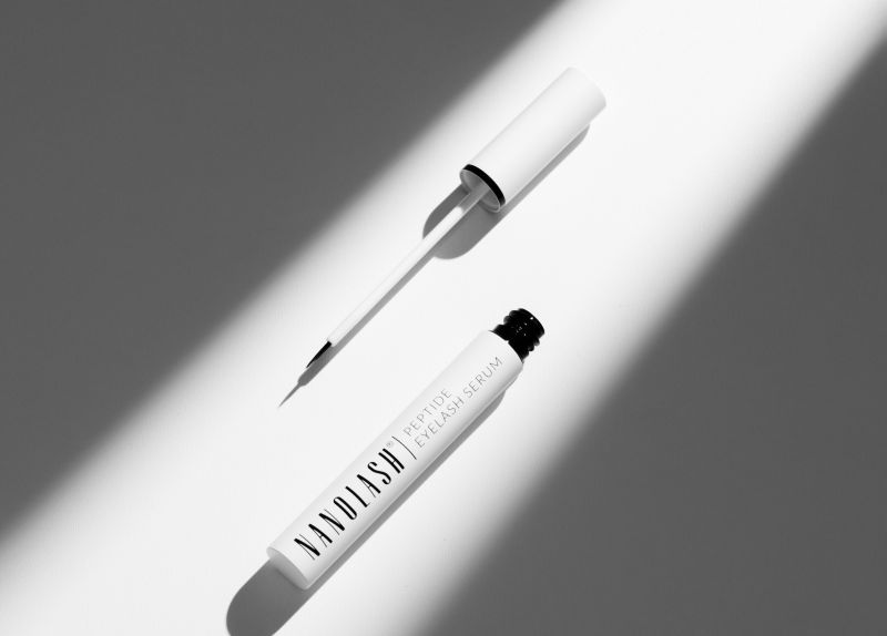 sérum para pestañas con péptidos Nanolash